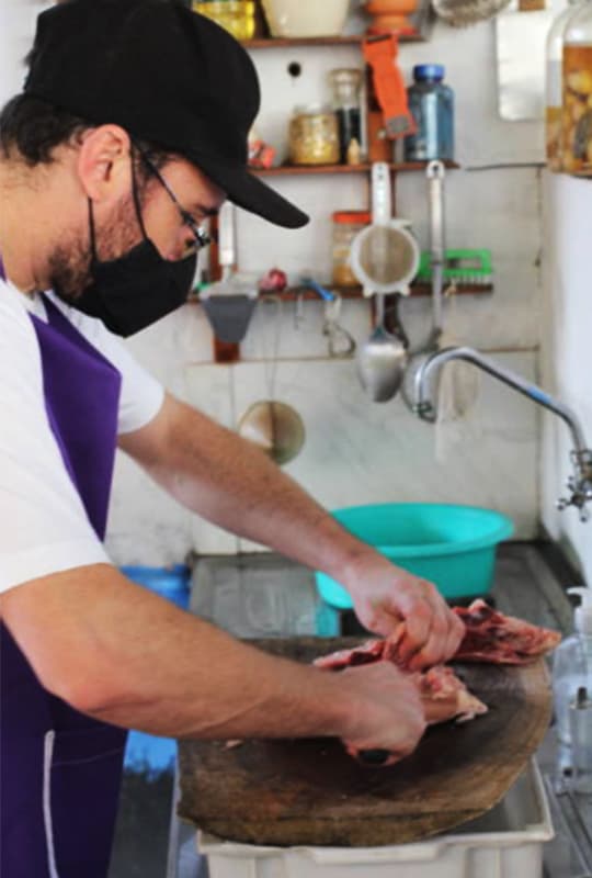 People eating at Tony Roma's