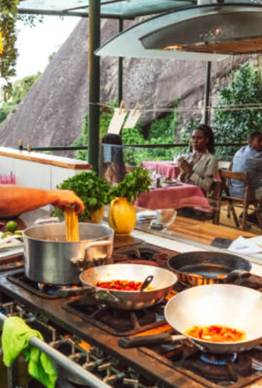 People eating at Tony Roma's